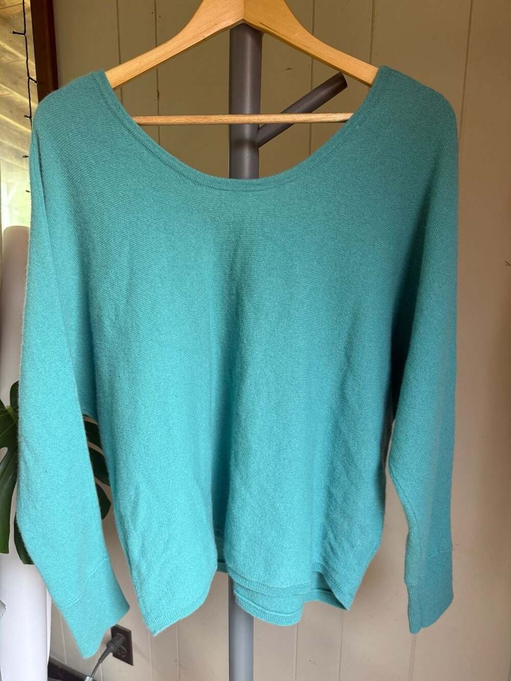 Garnet Hill Women's 100% Cashmere V-Neck Button-Front Cardigan Sweater - Picture 5 of 5